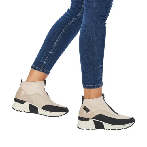 Rieker Antistress Damen Stiefelette sportlich Keilabsatz Neopren- Schaft Reißverschluss beige S22 N6352-60